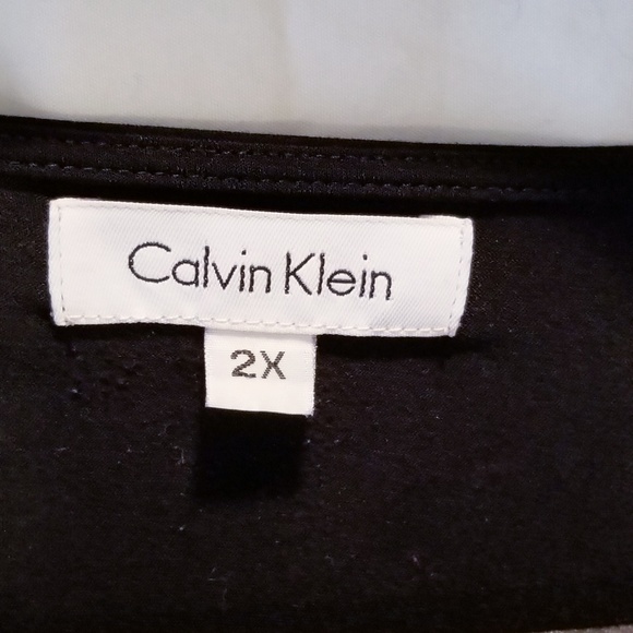 Calvin Klein Assymetric Semi Wrap top w/Gold Clip - Picture 3 of 8